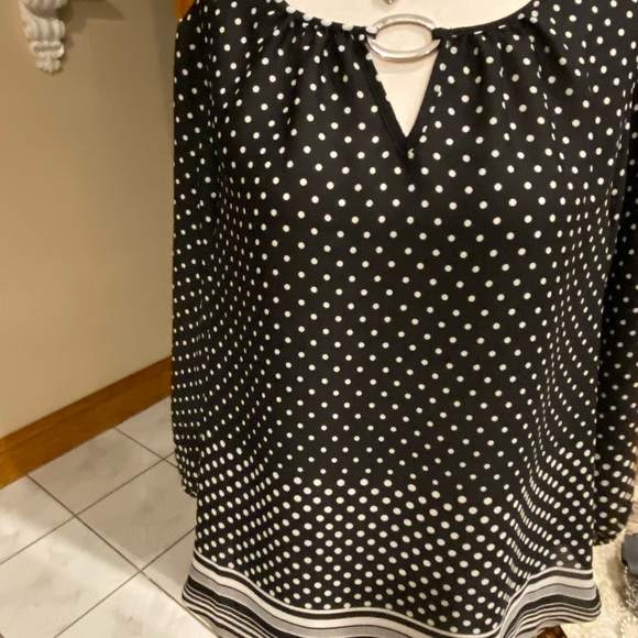 Black with white polka dots blouse size M by Est.1846 - Picture 7 of 7